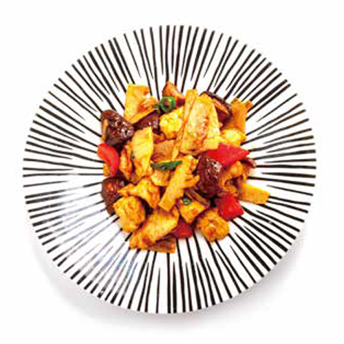 Pollo con bambú y setas